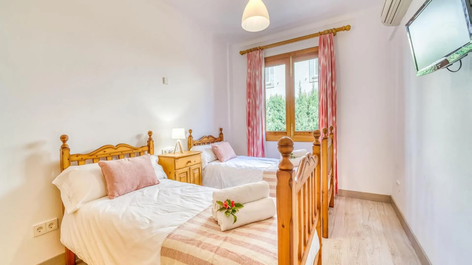 6 Bedroom Apartment In Majorca Playa de Muro