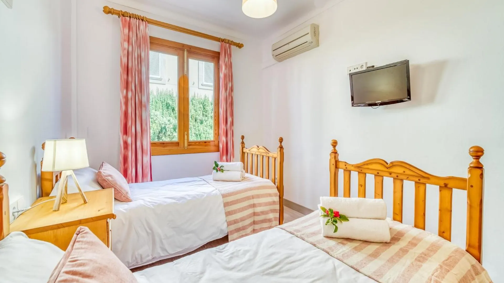 6 Bedroom Apartment In Majorca Playa de Muro