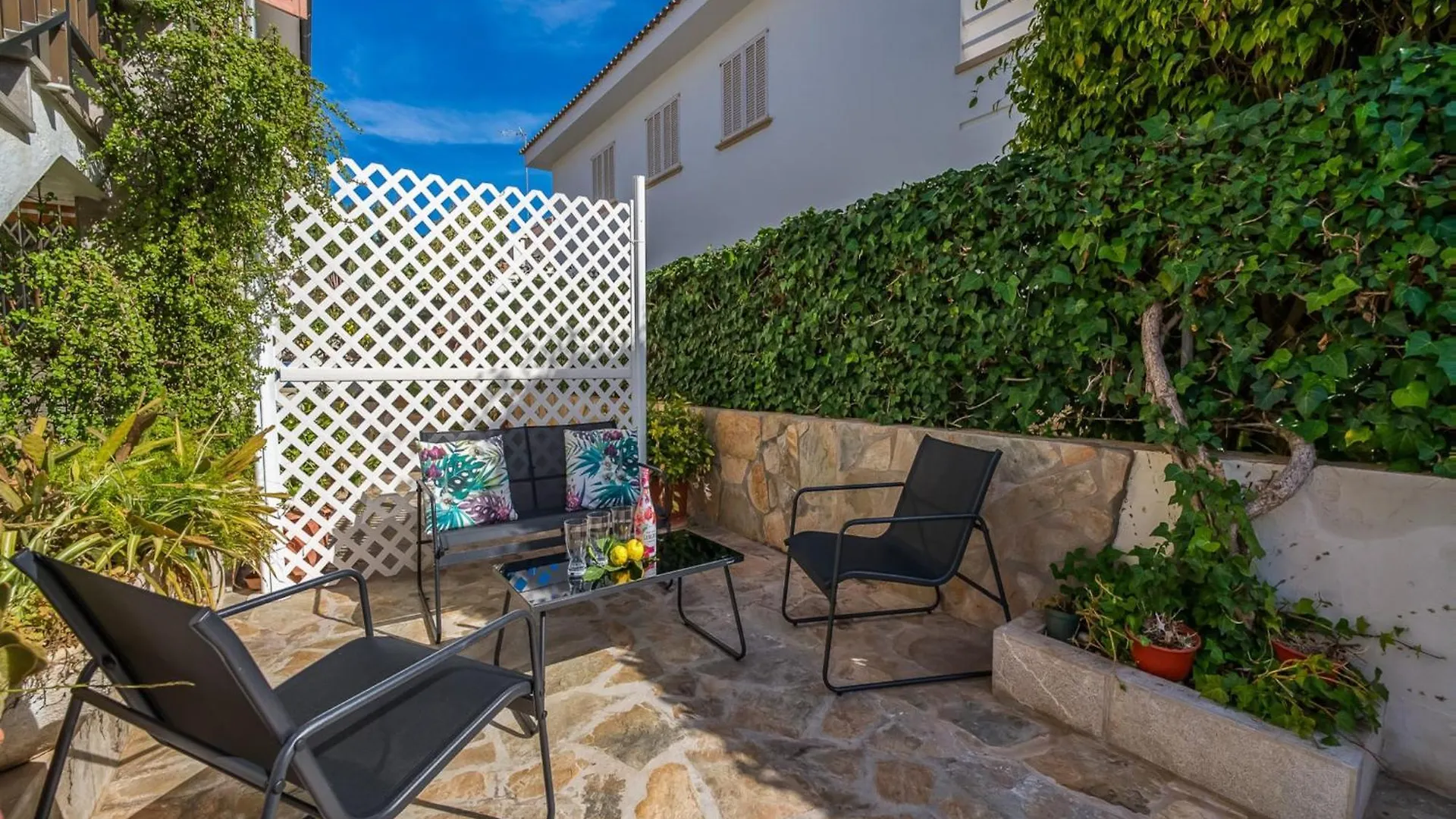 6 Bedroom Apartment In Majorca Playa de Muro